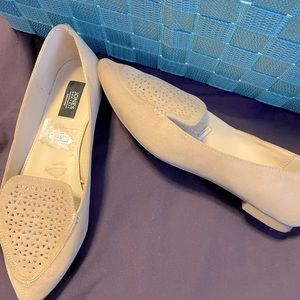Neutral flats